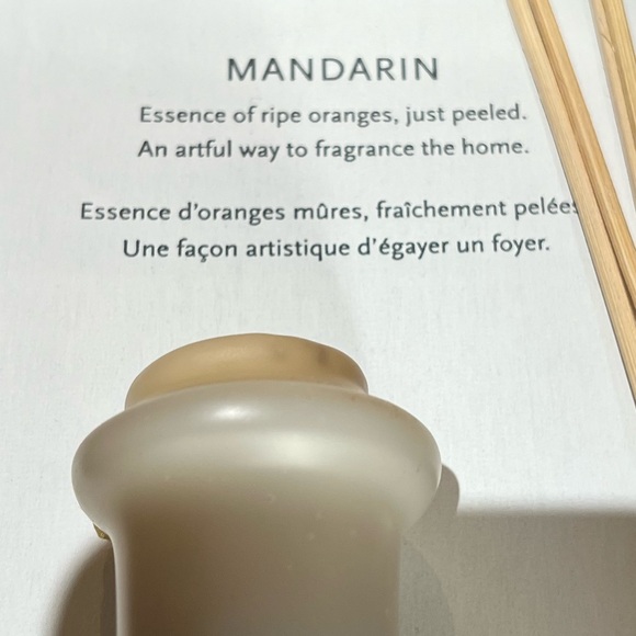 NWOT Banana Republic Mandarin Diffuser, comes with 12 oz, 340g. - Picture 2 of 9